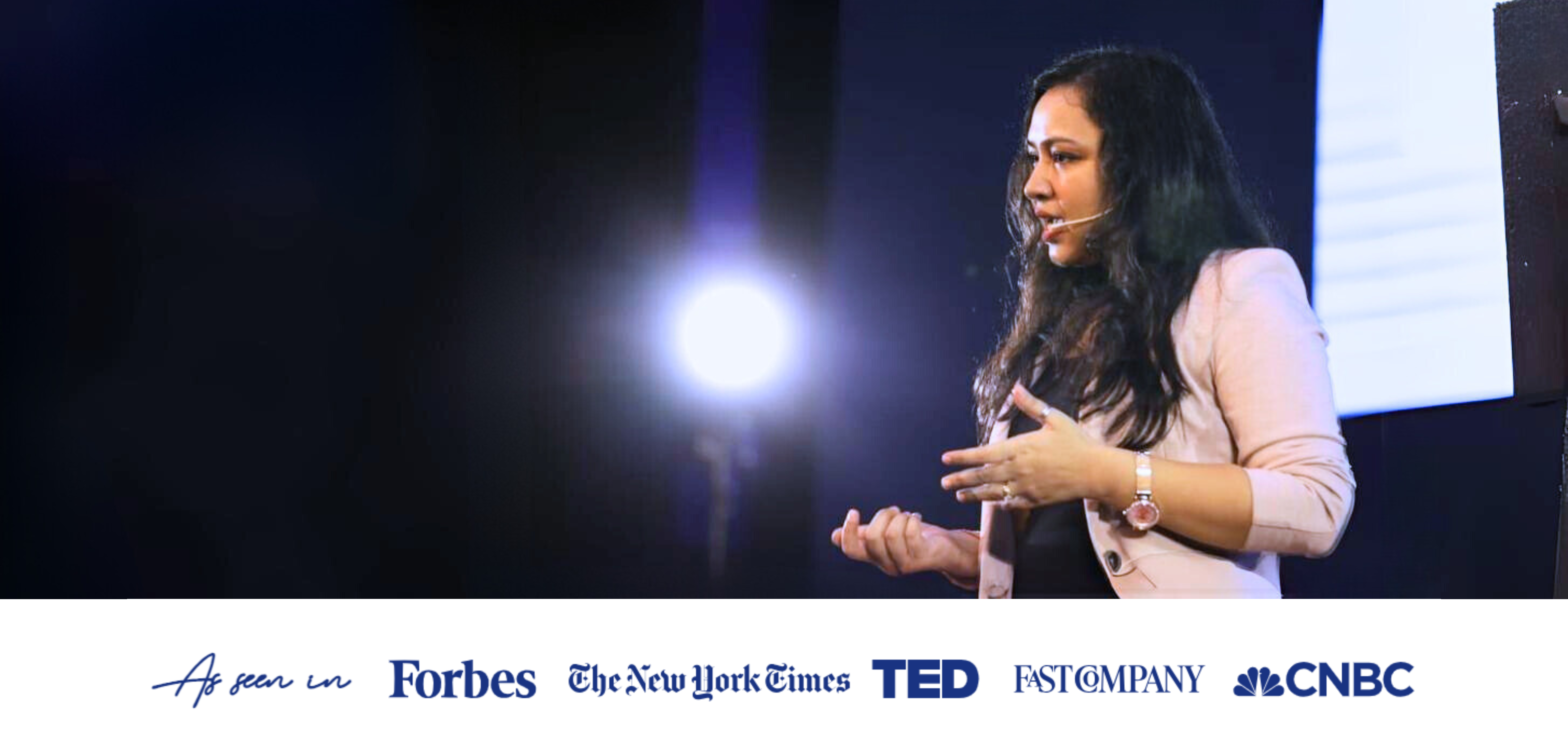 Dr. Prachi Gupta speaking on stage